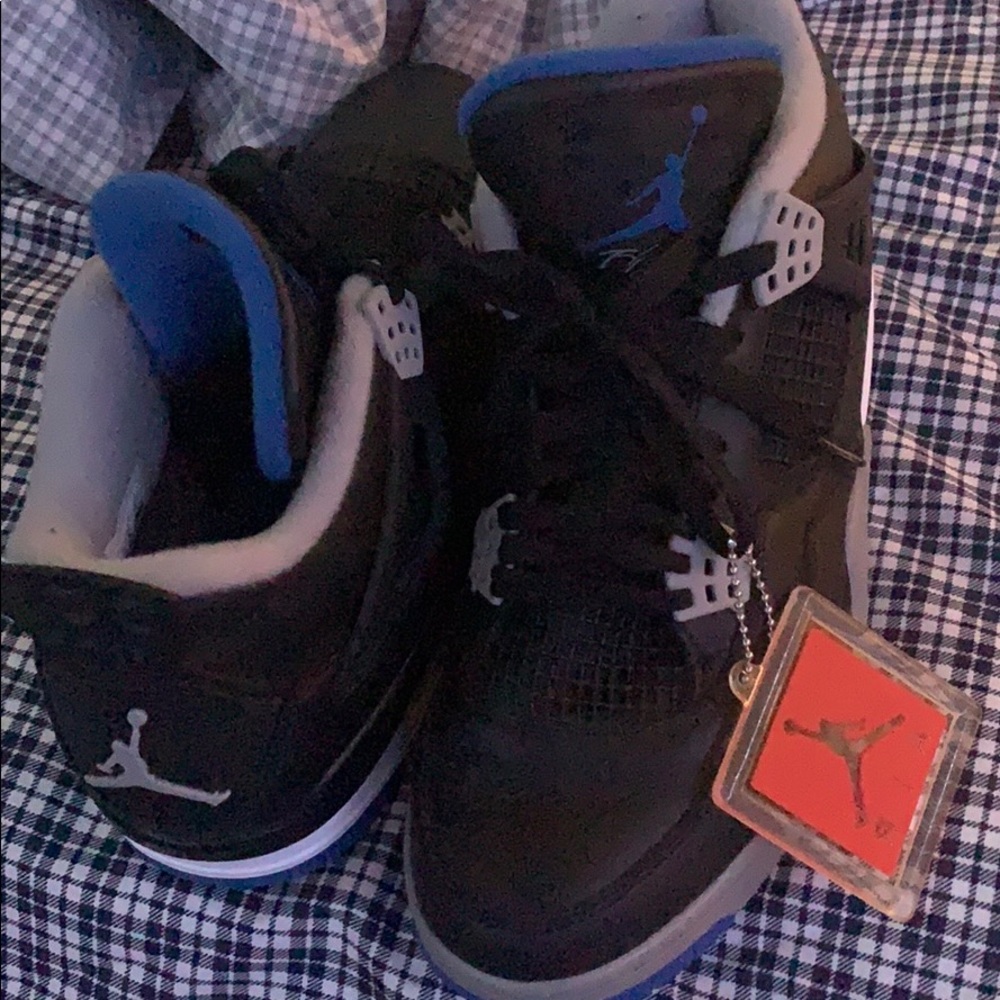 Retro Jordan 4’s Motorsports alternative